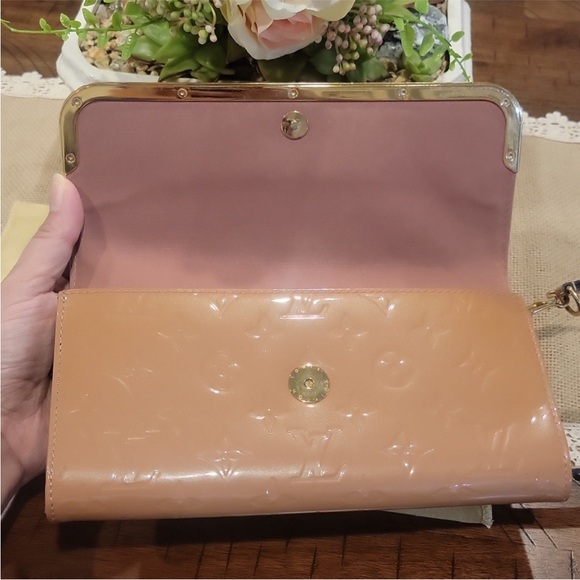 Authentic Louis Vuitton shoulder bag - Picture 8 of 13